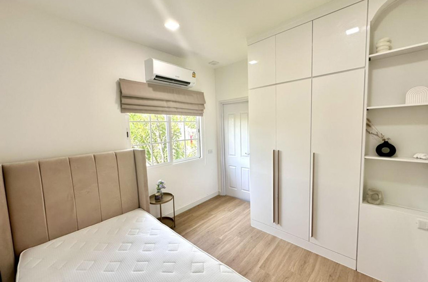 House with Shared Pool in Bangnatrad 